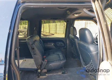 1999 Chevrolet Suburban K1500 z USA, uszkodzony, nr VIN 3GNFK16R1XG183597